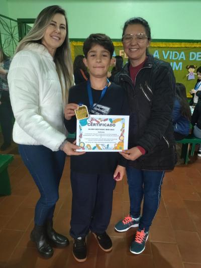 Escola Padre Gerson Galvino de Laranjeiras entrega Certificados e Medalhas aos Alunos Pelo 1º Lugar no IDEB 2024